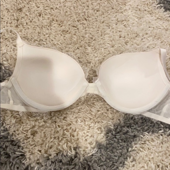 Women’s Victoria’s Secret Bra - Picture 4 of 7